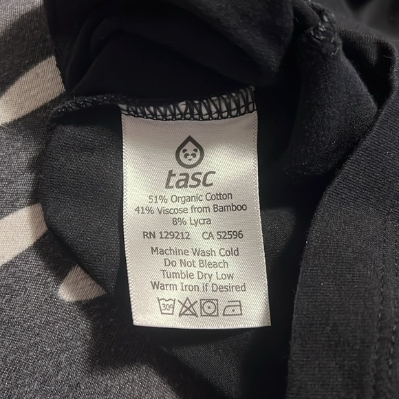 Black tank top - Picture 4 of 4